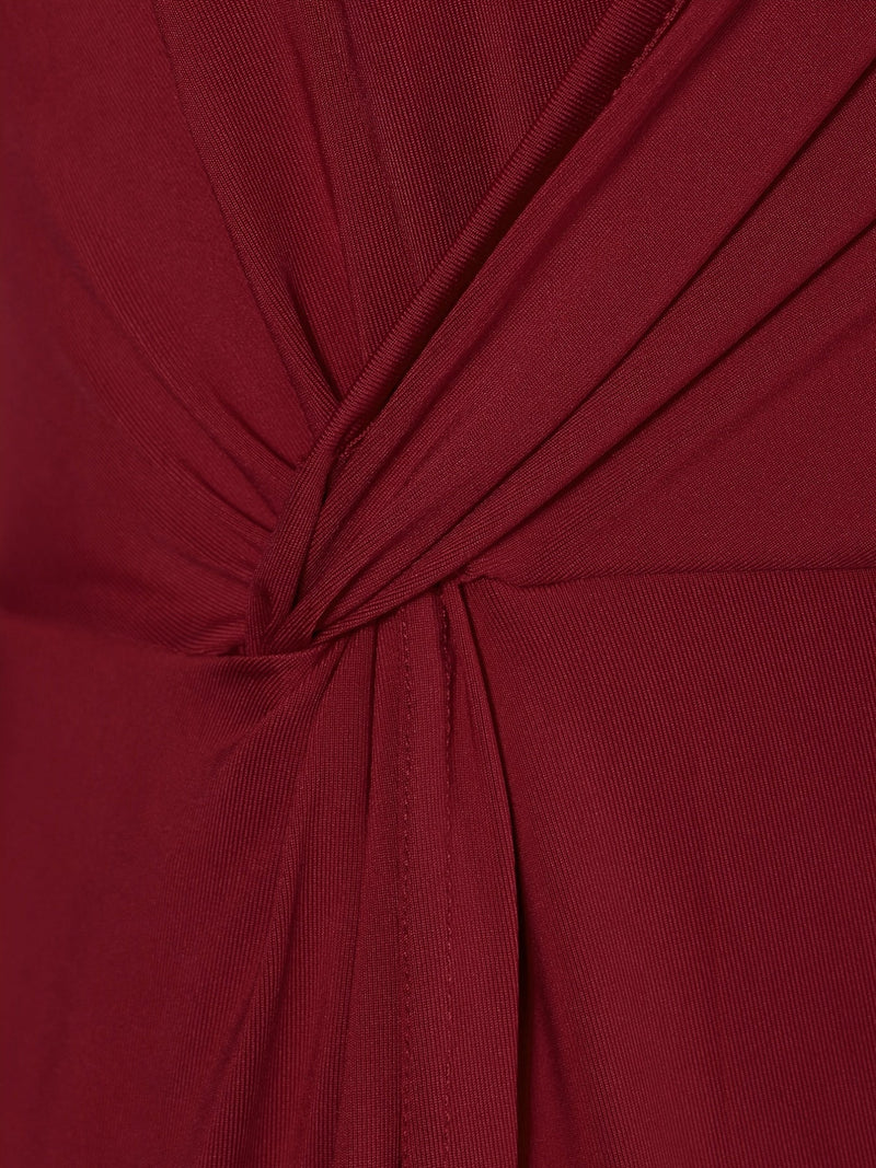Vestido elegante con tirantes finos retorcidos