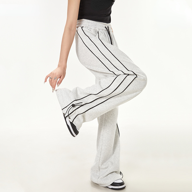 Pantalón deportivo holgado con cintura alta y perneras rectas