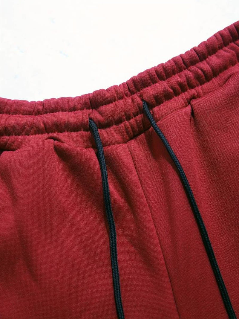 sudadera con capucha y joggers con cordón
